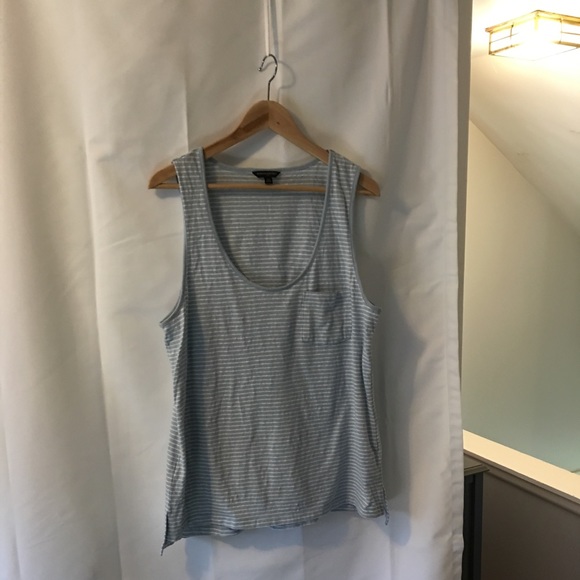 Banana Republic top. - Picture 3 of 3